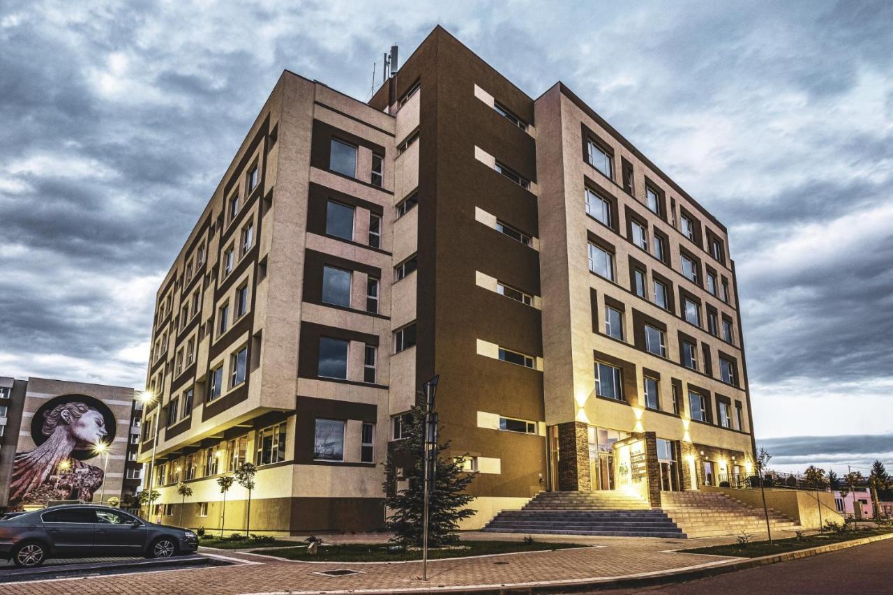 Fiald Hotel & Spa Бакэу Экстерьер фото