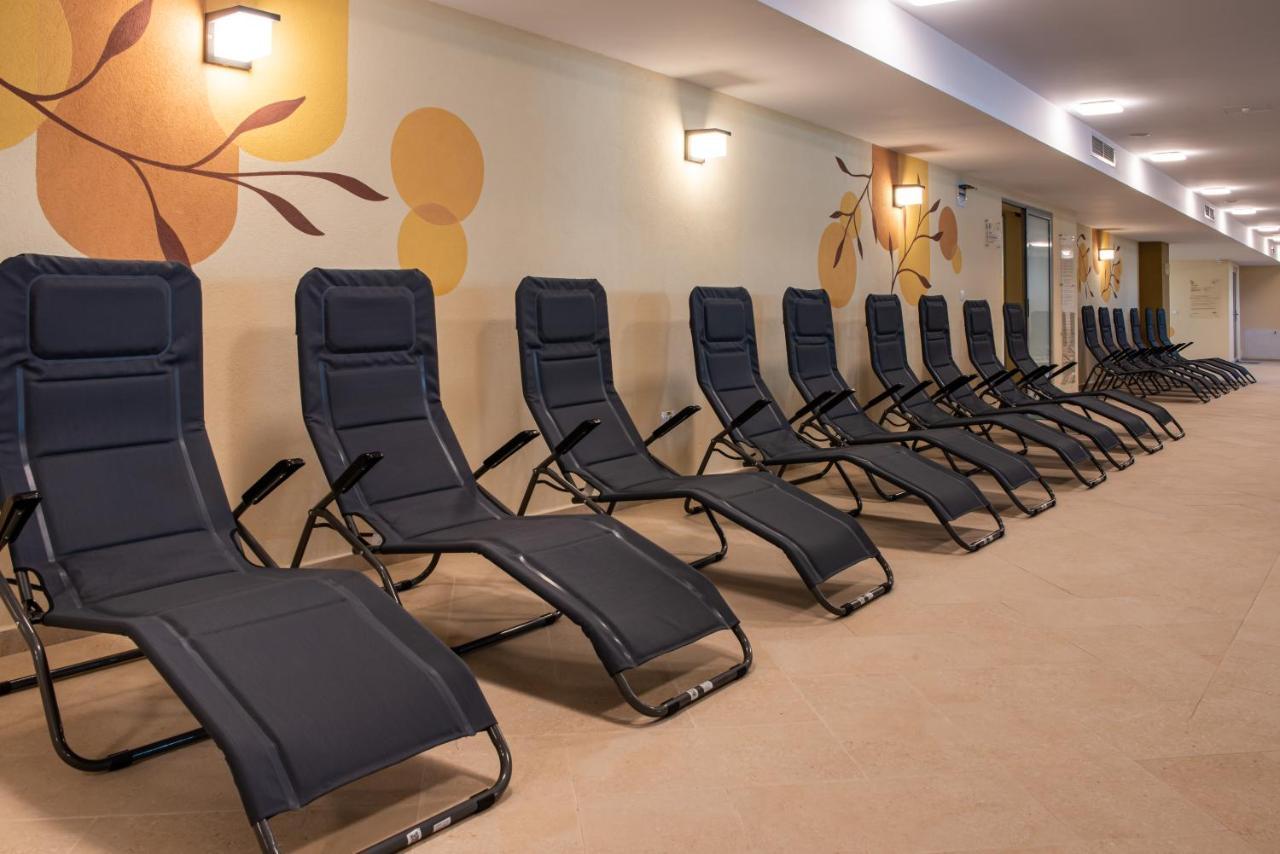 Fiald Hotel & Spa Бакэу Экстерьер фото