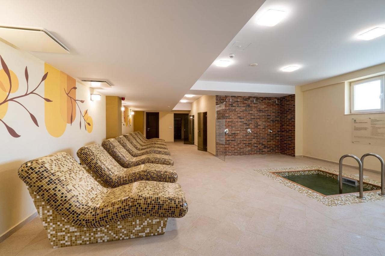Fiald Hotel & Spa Бакэу Экстерьер фото