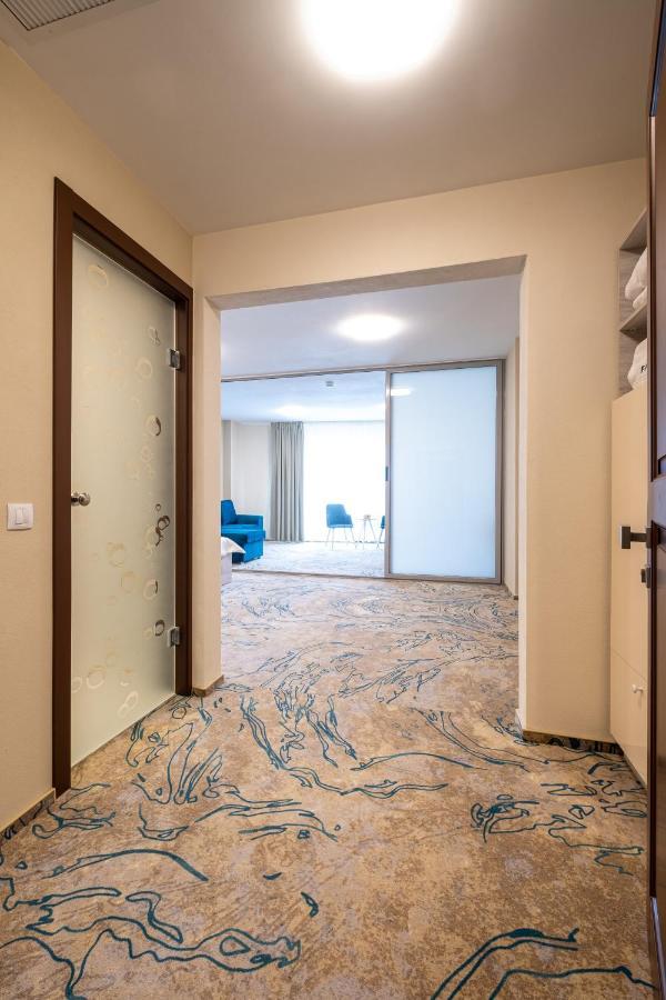 Fiald Hotel & Spa Бакэу Экстерьер фото