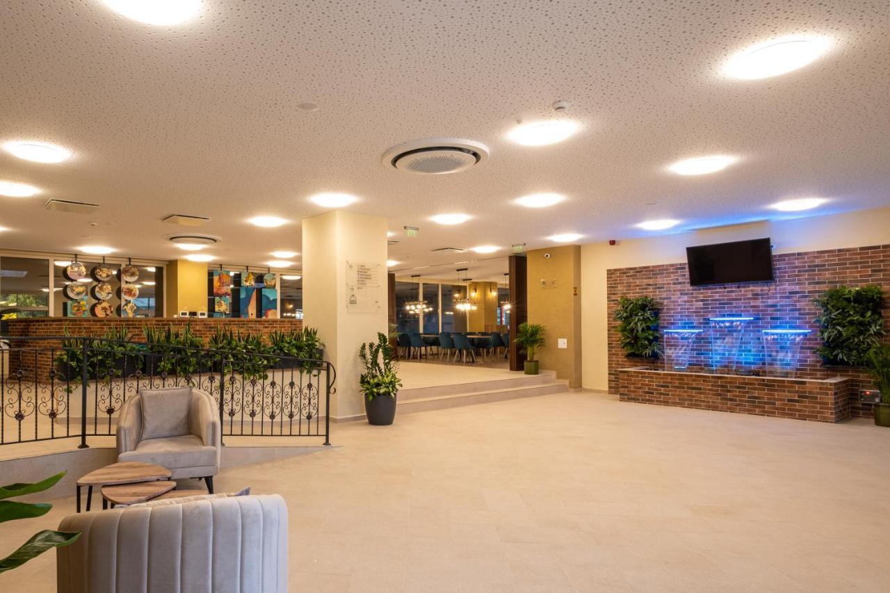 Fiald Hotel & Spa Бакэу Экстерьер фото