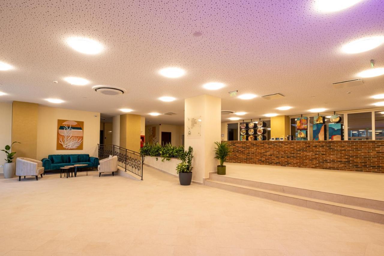 Fiald Hotel & Spa Бакэу Экстерьер фото